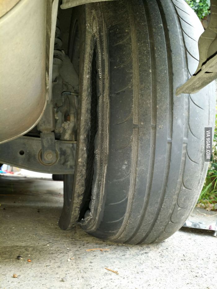 So my mom asked me to see why the car was shaking too much.