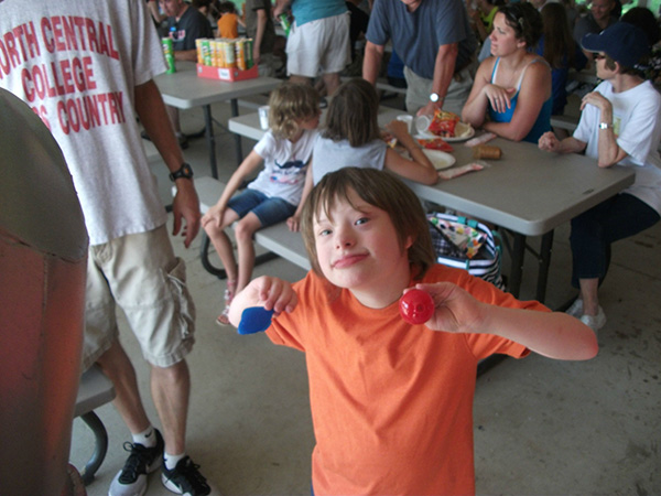 This Guy Dressed As Iron Man Attends A Charity For Kids With Disabilities Every Year. His Story Is Beautiful