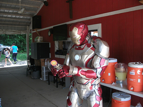 This Guy Dressed As Iron Man Attends A Charity For Kids With Disabilities Every Year. His Story Is Beautiful