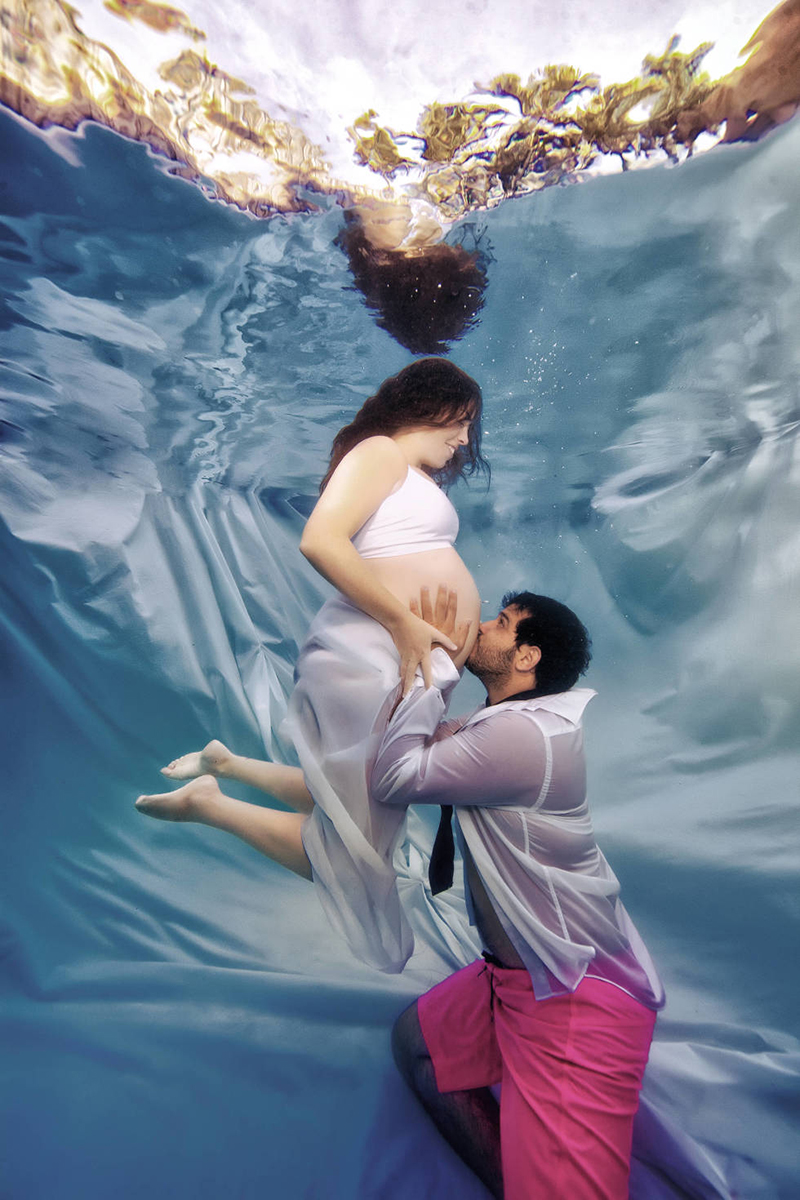 This Photographer Captures The Beauty Of Pregnancy With Stunning Underwater Photos