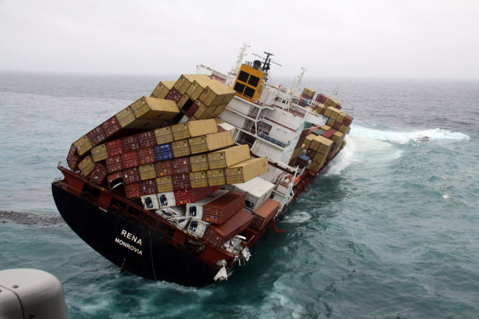 A cargo ship&#039;s final moments