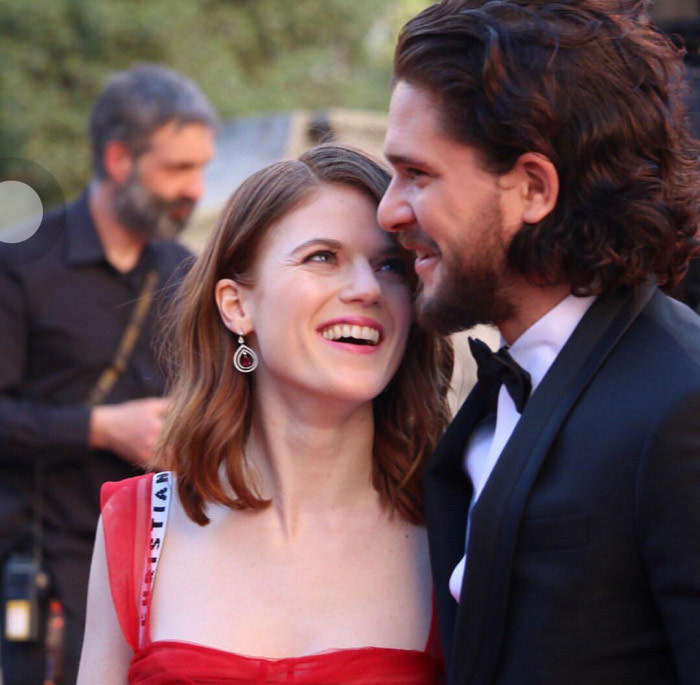 Find someone who looks you like Ygritte looks at Jon