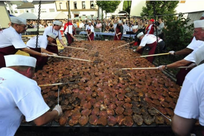 BBQ world record with 1.235 steaks in the Saarland