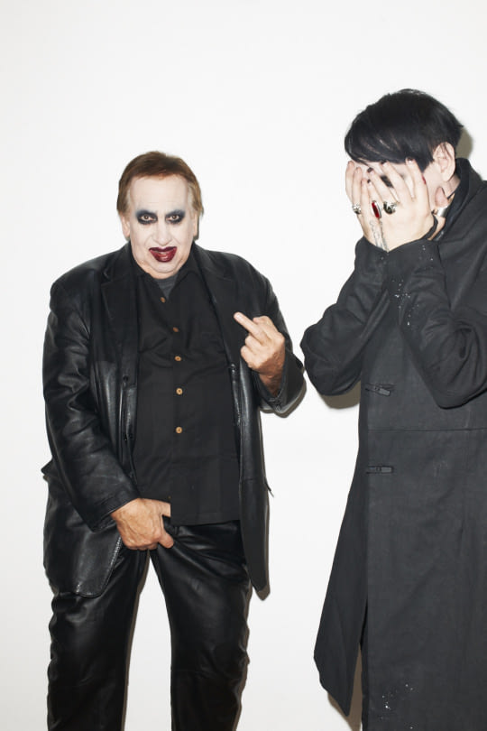 Marilyn Manson&#039;s Dad surprised him at a photo shoot . Proof that its a Father&#039;s duty to embarrass your children as much as humanly possible.